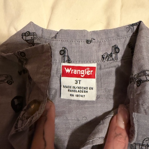 Wrangler Gray Shirt with Car Design - Picture 3 of 3